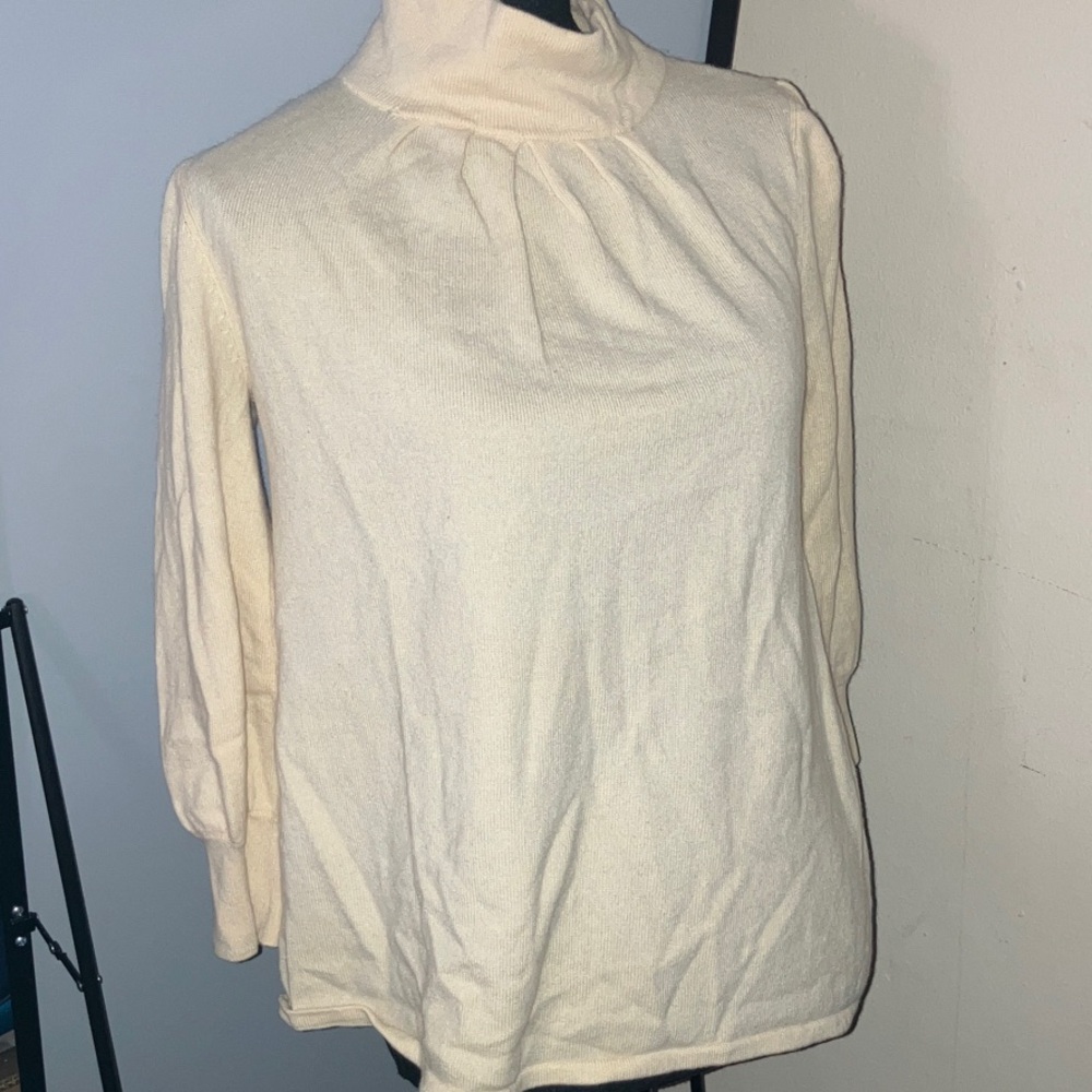 Elegant Cream Women's  cashmere Sweater